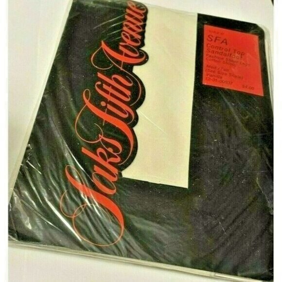 Womens Saks Fifth Avenue Vanilla Pantyhose Sz Med/Tall 37 Sheer Control New - Picture 1 of 5